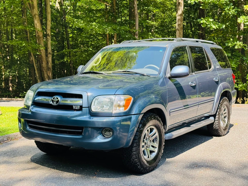 2005 Toyota Sequoia 1st Gen - Image 15 of 31