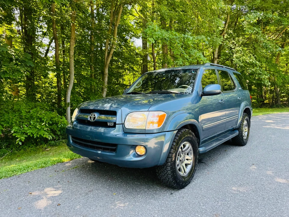 2005 Toyota Sequoia 1st Gen - Image 12 of 31