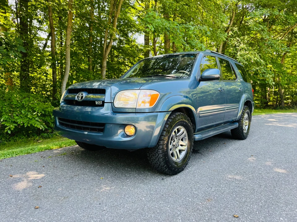 2005 Toyota Sequoia 1st Gen - Image 14 of 31
