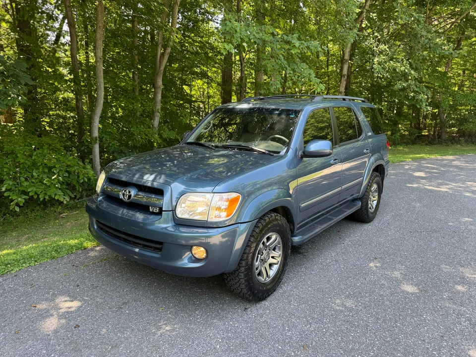 2005 Toyota Sequoia 1st Gen - Image 11 of 31