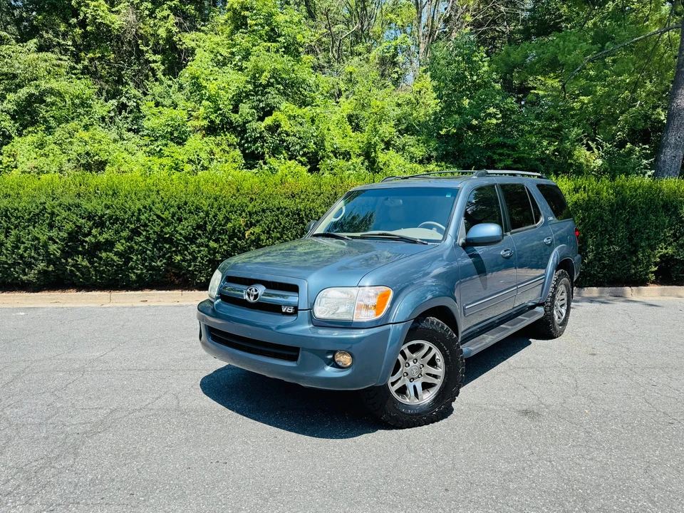 2005 Toyota Sequoia 1st Gen - Image 10 of 31