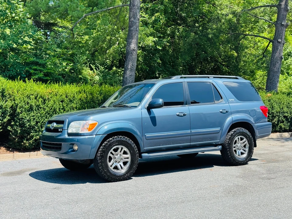 2005 Toyota Sequoia 1st Gen - Image 9 of 31