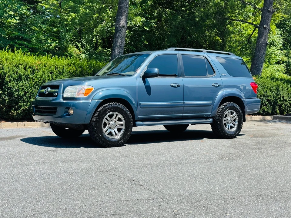 2005 Toyota Sequoia 1st Gen - Image 8 of 31