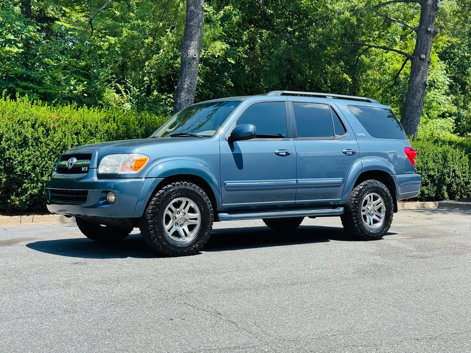 2005 Toyota Sequoia 1st Gen - Image 7 of 31