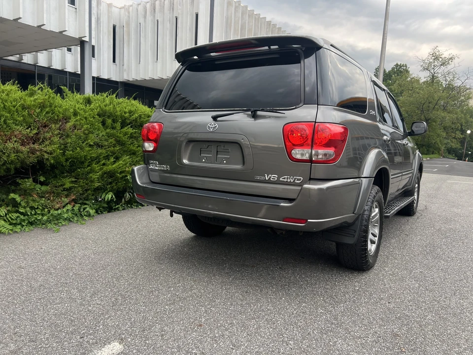 2005 Toyota Sequoia 1st Gen - Image 31 of 31