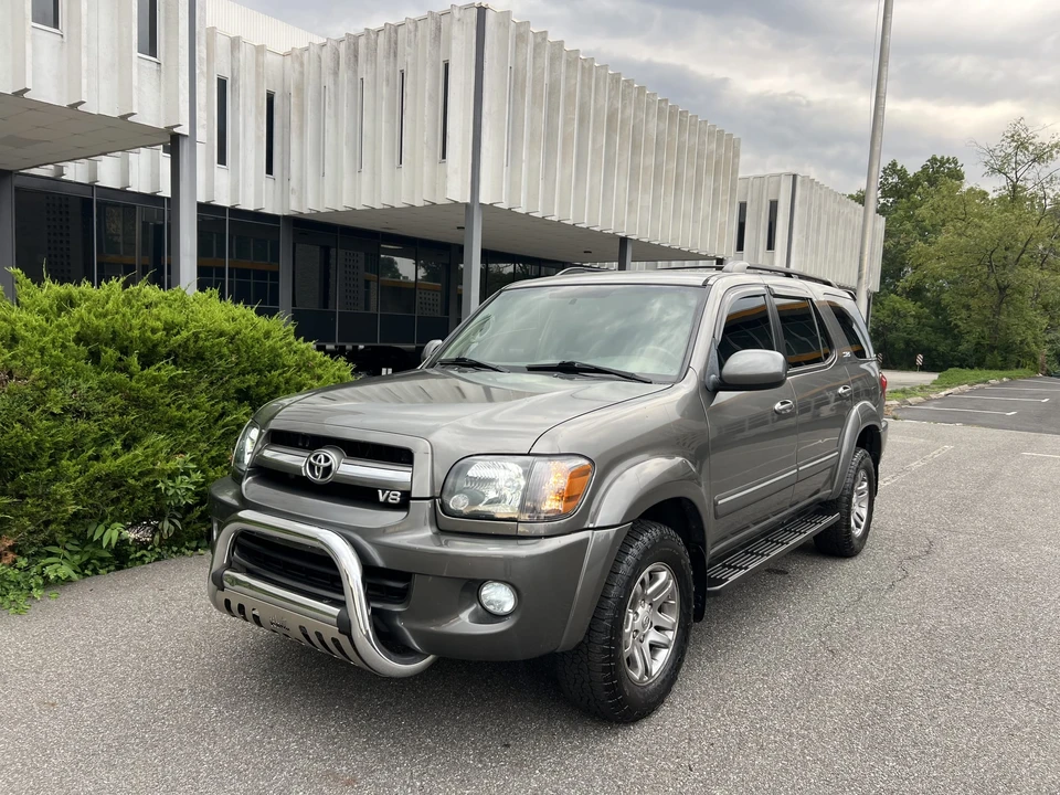 2005 Toyota Sequoia 1st Gen - Image 6 of 31