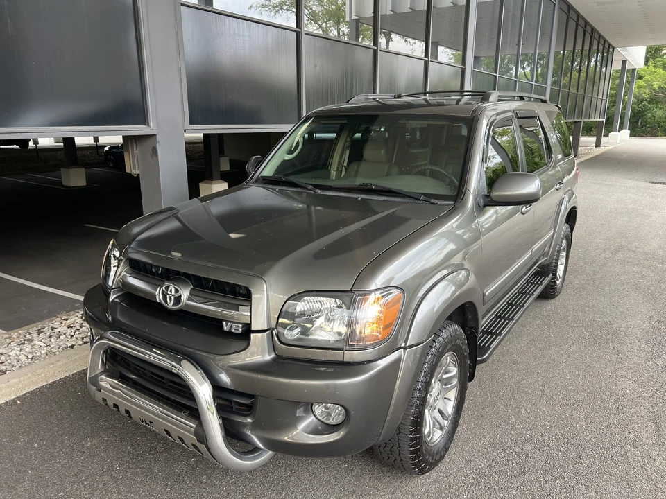 2005 Toyota Sequoia 1st Gen - Image 3 of 31