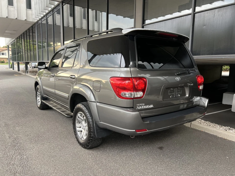 2005 Toyota Sequoia 1st Gen - Image 26 of 31