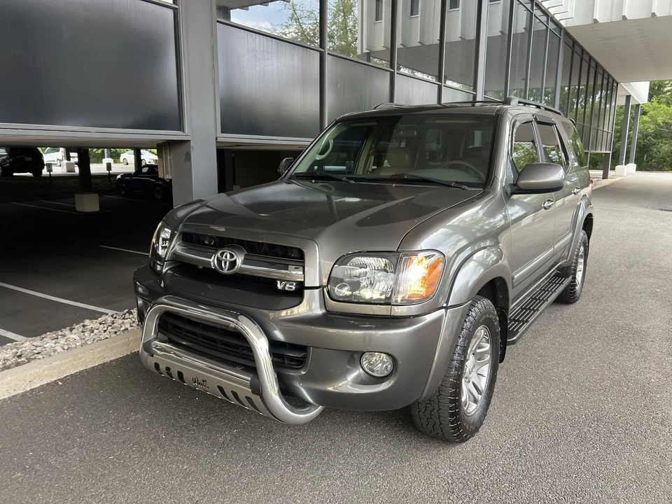2005 Toyota Sequoia 1st Gen - Image 4 of 31
