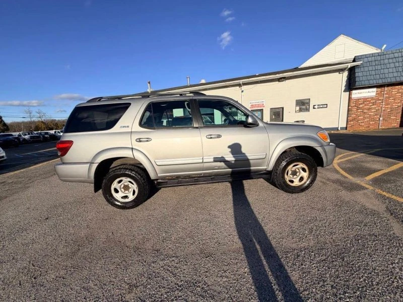 2005 Toyota Sequoia 1st Gen - Image 8 of 12