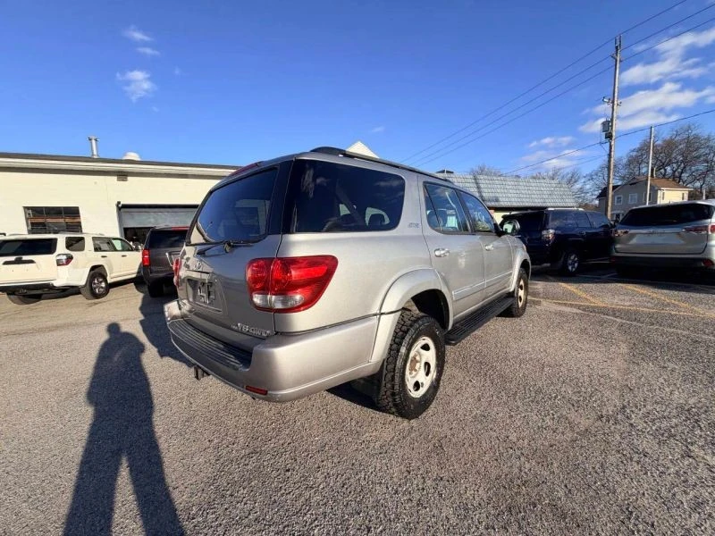 2005 Toyota Sequoia 1st Gen - Image 10 of 12