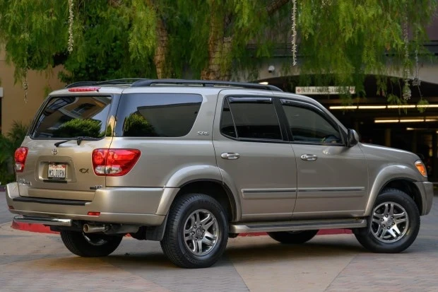 2005 Toyota Sequoia 1st Gen - Image 2 of 8
