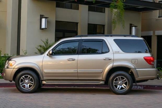 2005 Toyota Sequoia 1st Gen - Image 3 of 8
