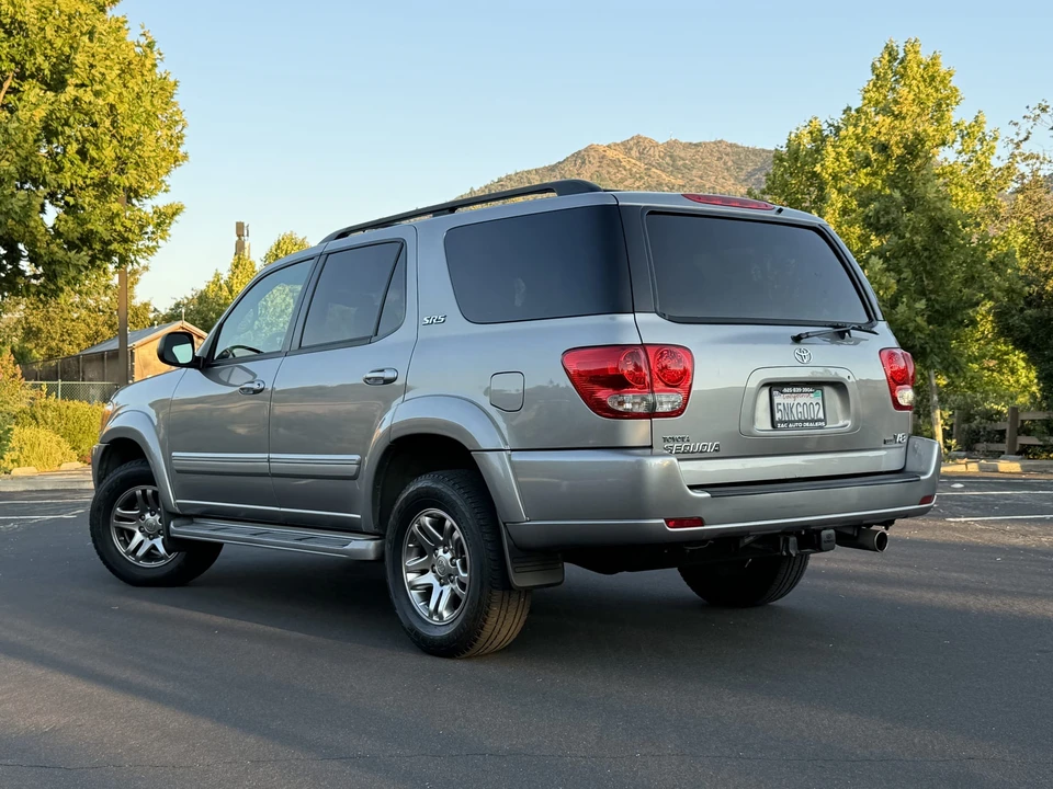 2005 Toyota Sequoia 1st Gen - Image 17 of 31