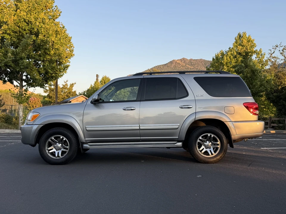 2005 Toyota Sequoia 1st Gen - Image 14 of 31