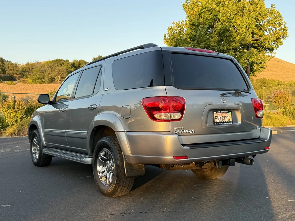 2005 Toyota Sequoia 1st Gen - Image 21 of 31