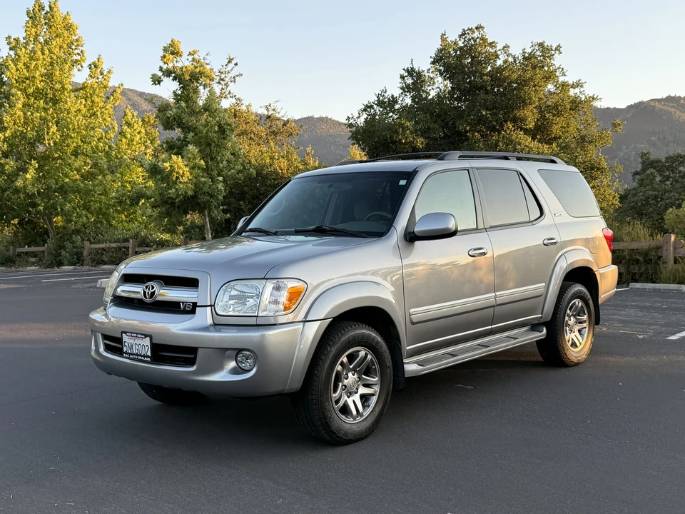 2005 Toyota Sequoia 1st Gen - Image 5 of 31