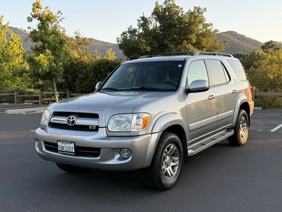 2005 Toyota Sequoia 1st Gen - Image 8 of 31