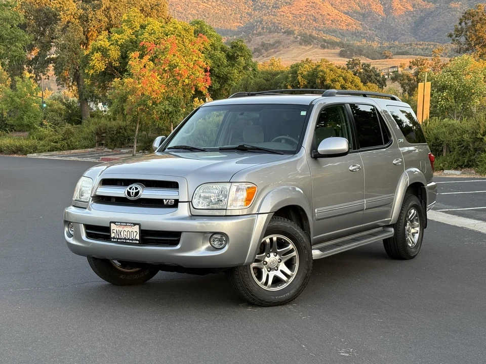 2005 Toyota Sequoia 1st Gen - Image 10 of 31