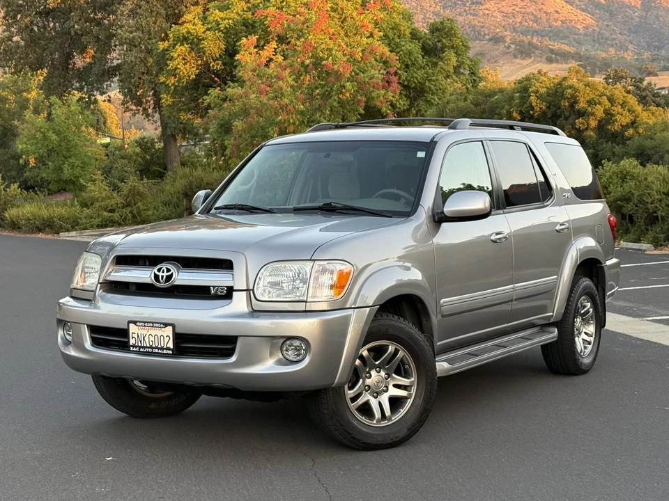 2005 Toyota Sequoia 1st Gen - Image 12 of 31