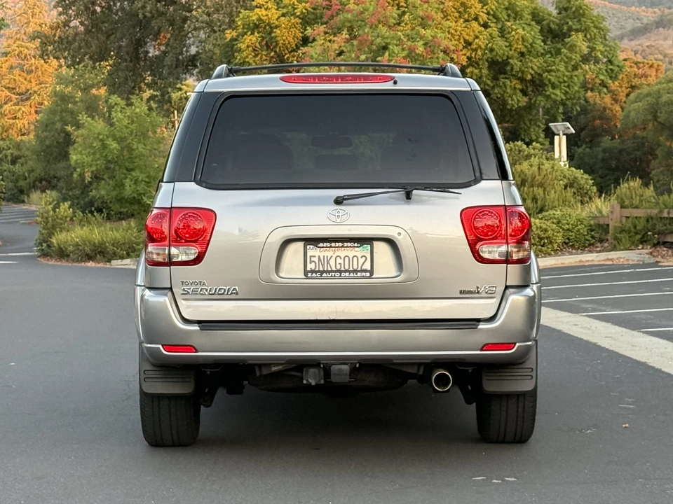 2005 Toyota Sequoia 1st Gen - Image 29 of 31