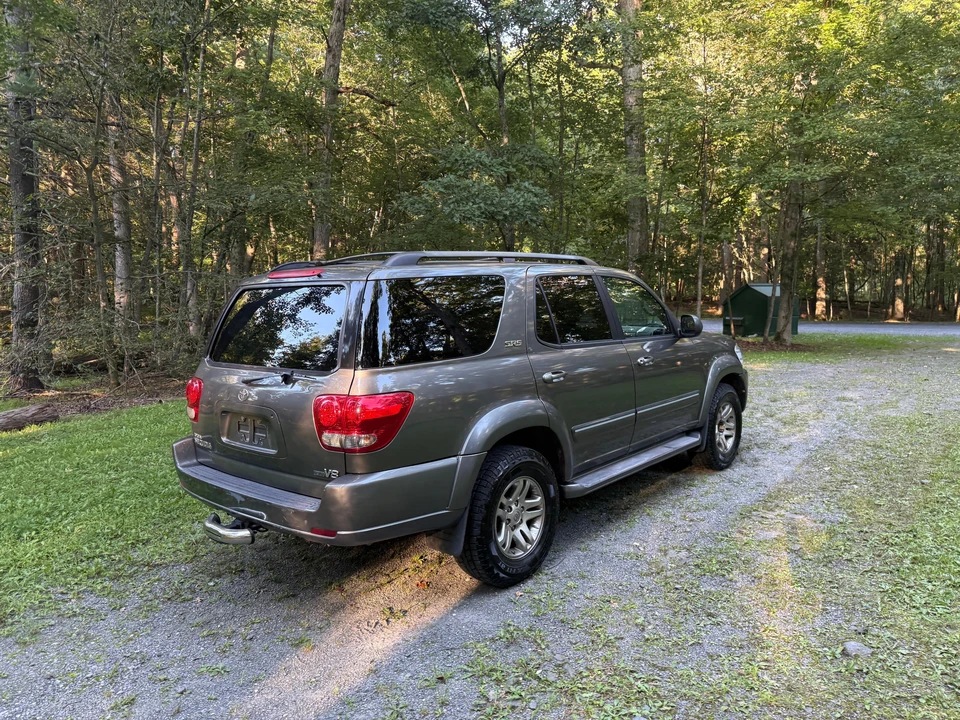2005 Toyota Sequoia 1st Gen - Image 26 of 31