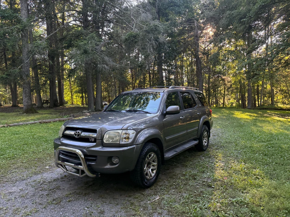 2005 Toyota Sequoia 1st Gen - Image 9 of 31