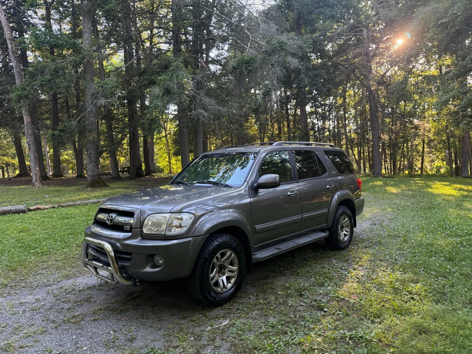 2005 Toyota Sequoia 1st Gen - Image 10 of 31