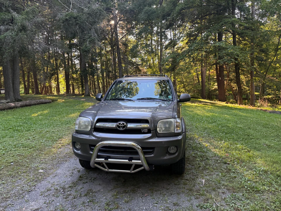 2005 Toyota Sequoia 1st Gen - Image 6 of 31