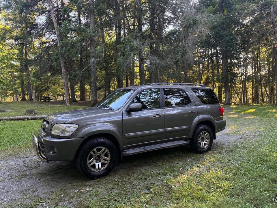 2005 Toyota Sequoia 1st Gen - Image 11 of 31