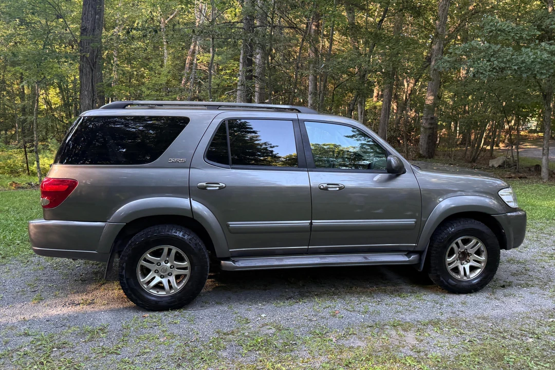 2005 Toyota Sequoia 1st Gen - Image 3 of 31
