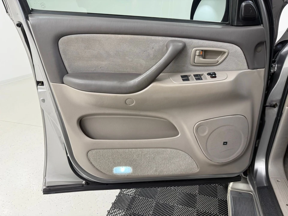 2005 Toyota Sequoia 1st Gen - Image 13 of 21