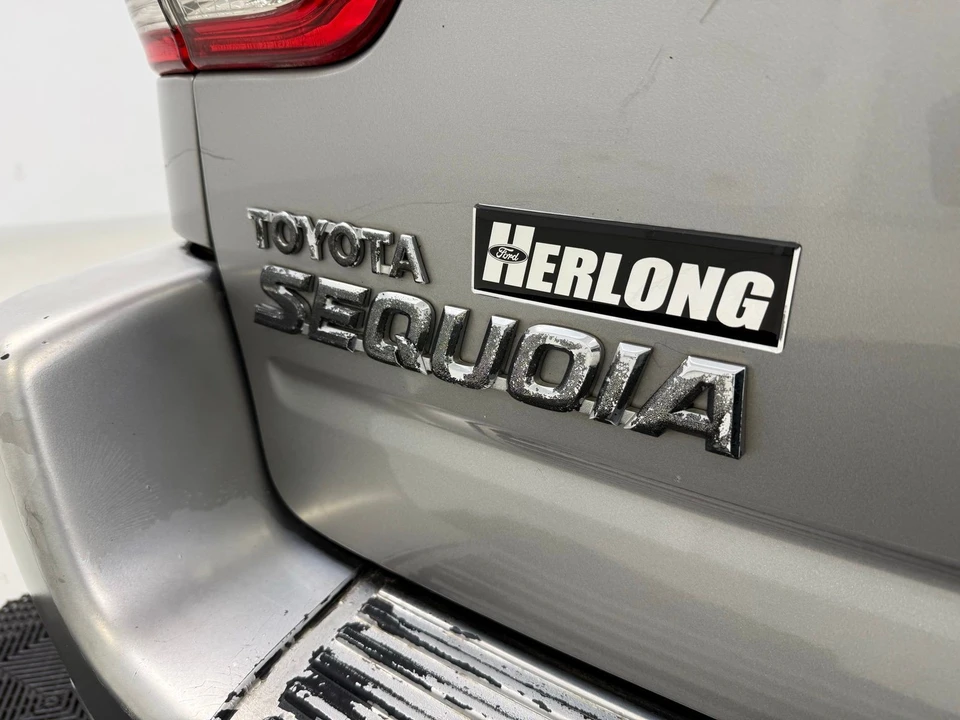 2005 Toyota Sequoia 1st Gen - Image 9 of 21