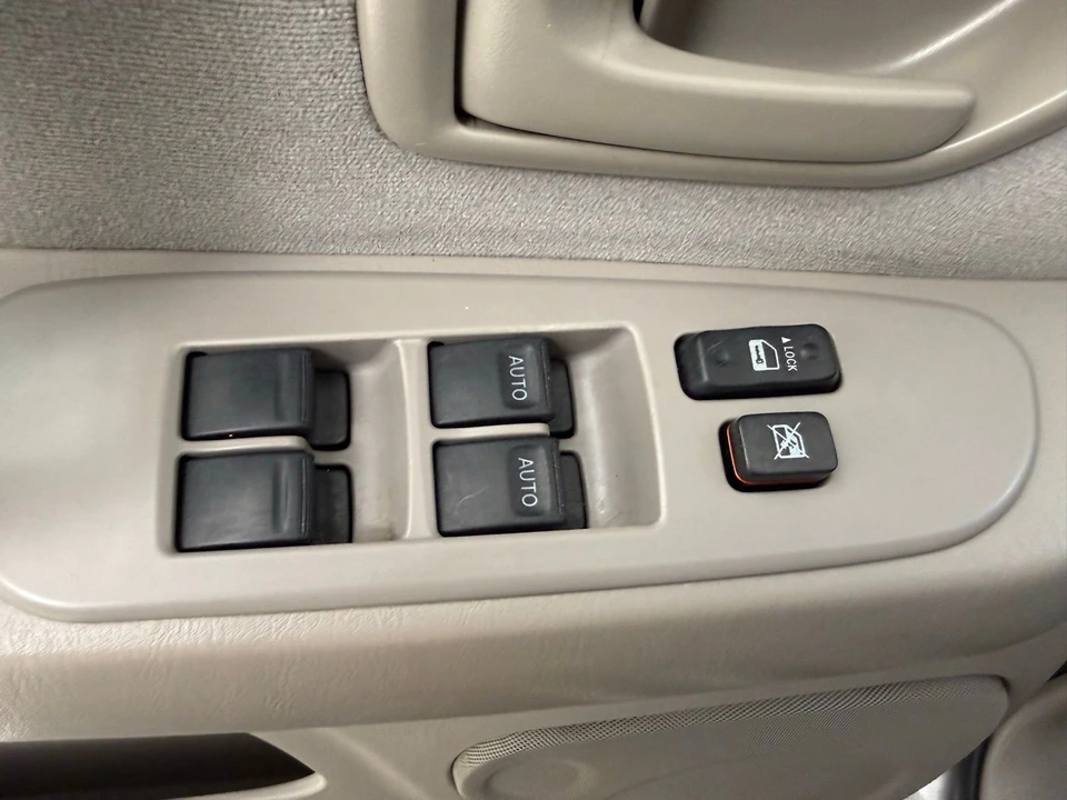 2005 Toyota Sequoia 1st Gen - Image 16 of 21