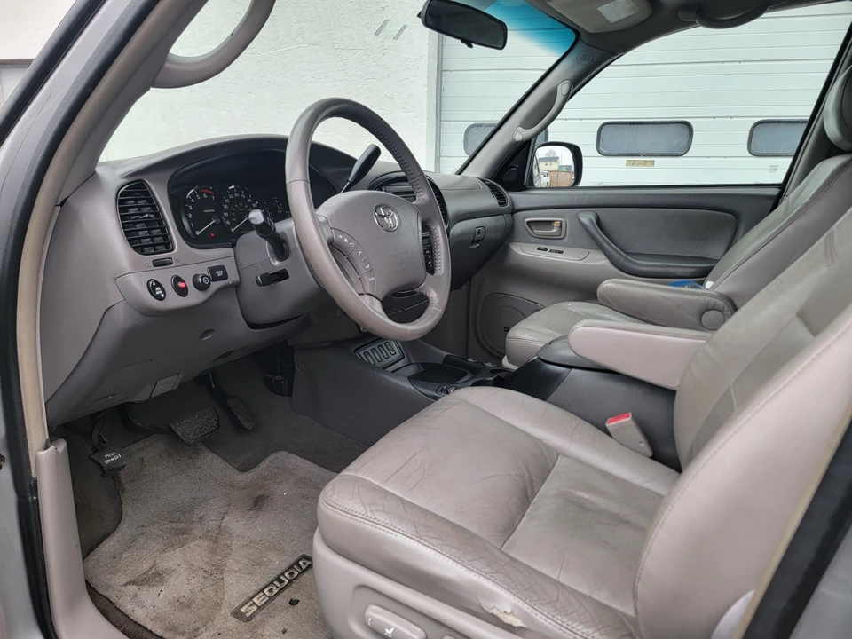 2005 Toyota Sequoia 1st Gen - Image 12 of 17