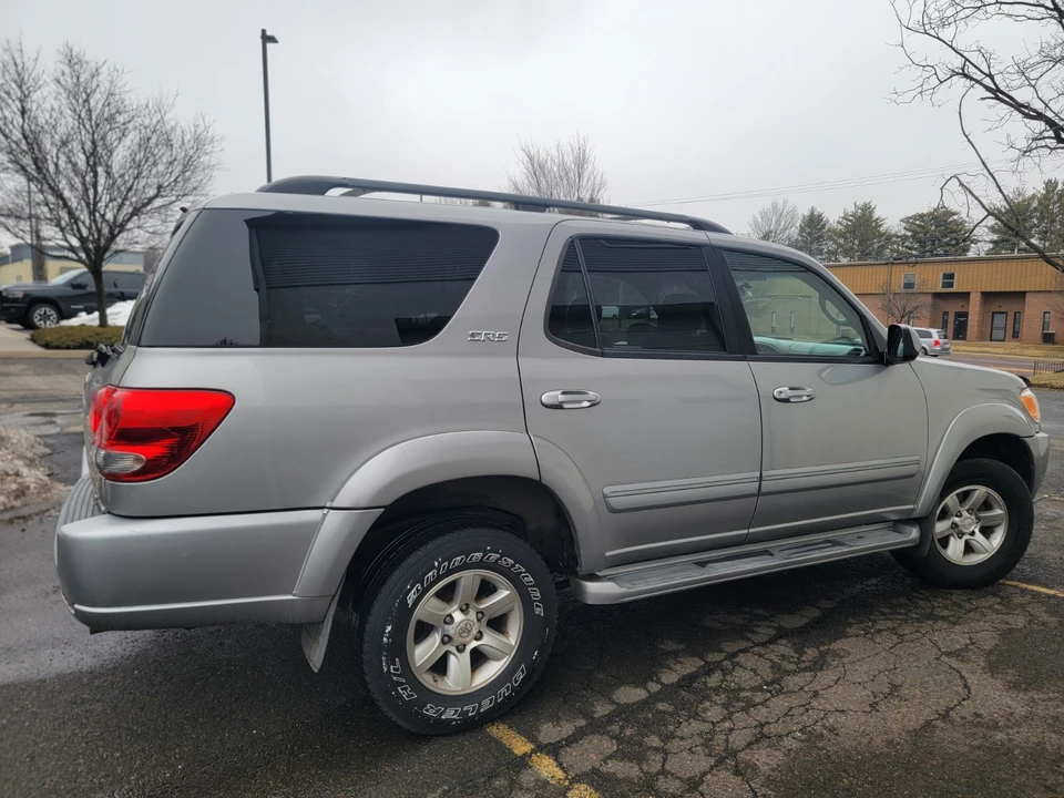 2005 Toyota Sequoia 1st Gen - Image 6 of 17