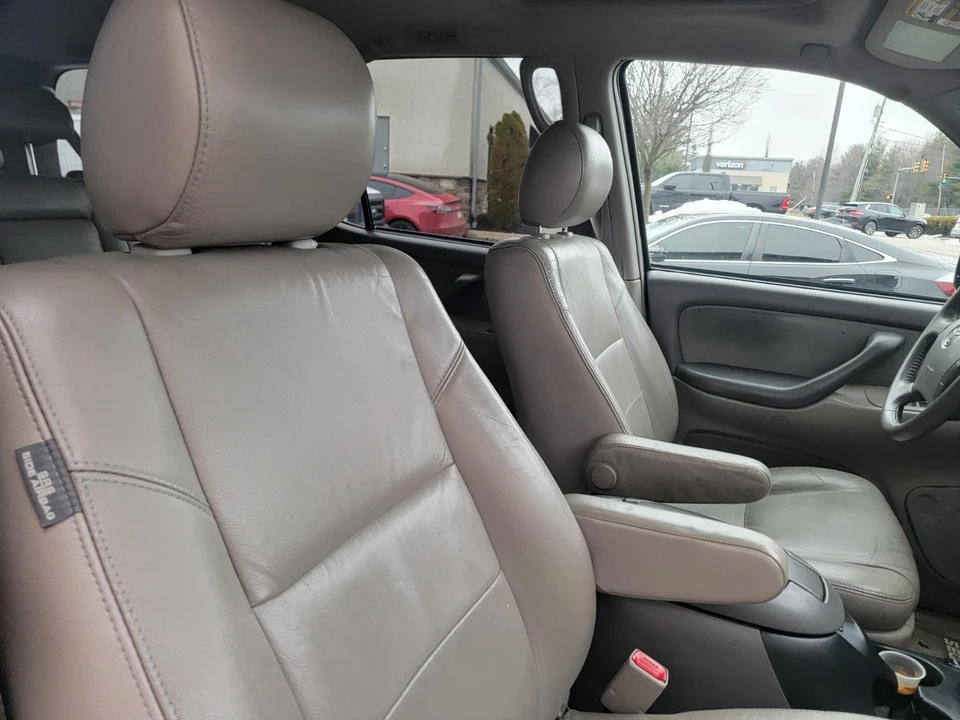 2005 Toyota Sequoia 1st Gen - Image 9 of 17