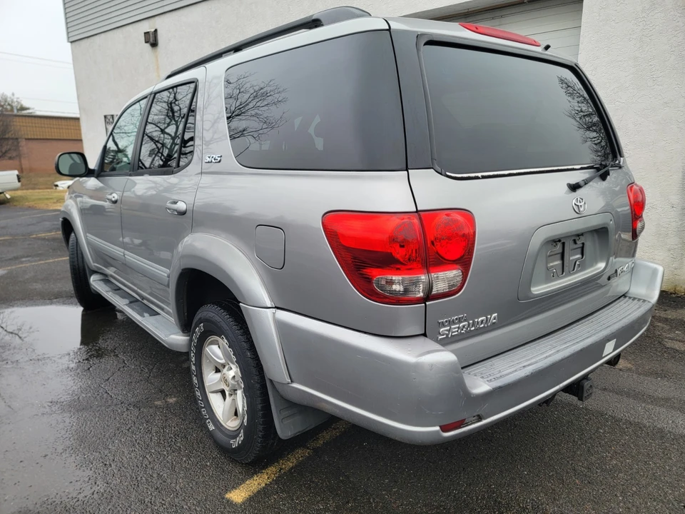 2005 Toyota Sequoia 1st Gen - Image 3 of 17