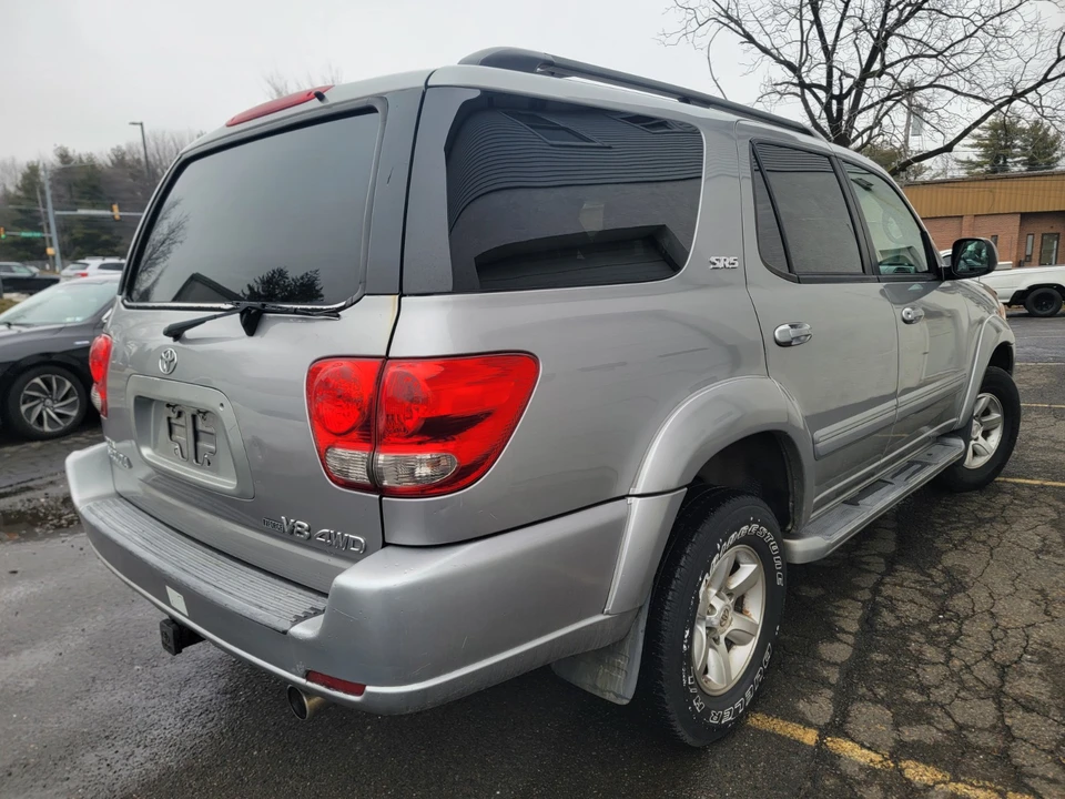 2005 Toyota Sequoia 1st Gen - Image 5 of 17