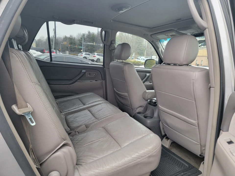 2005 Toyota Sequoia 1st Gen - Image 10 of 17