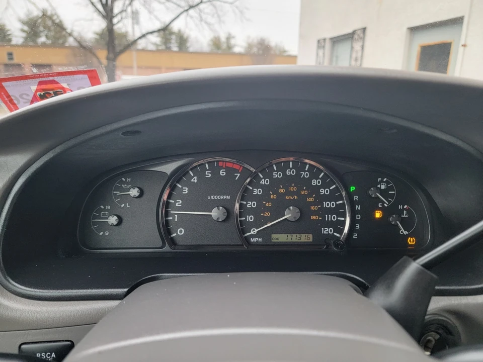 2005 Toyota Sequoia 1st Gen - Image 16 of 17