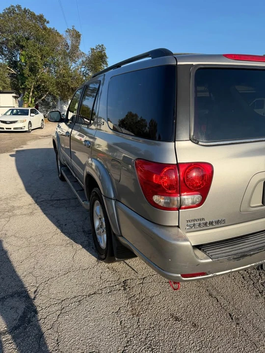 2005 Toyota Sequoia 1st Gen - Image 6 of 17