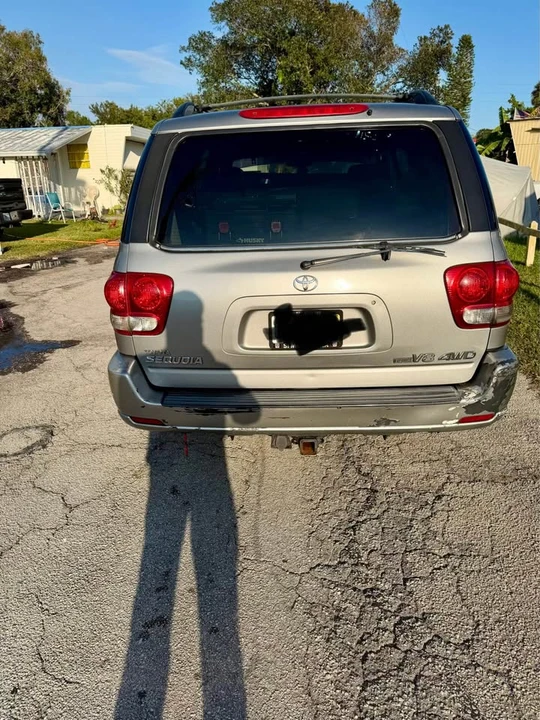 2005 Toyota Sequoia 1st Gen - Image 5 of 17