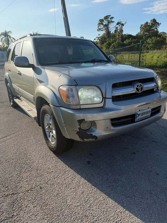 2005 Toyota Sequoia 1st Gen - Image 2 of 17