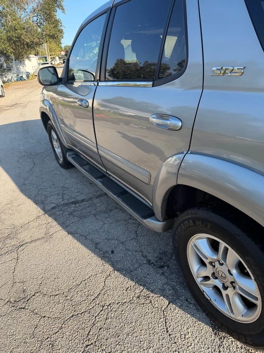 2005 Toyota Sequoia 1st Gen - Image 7 of 17