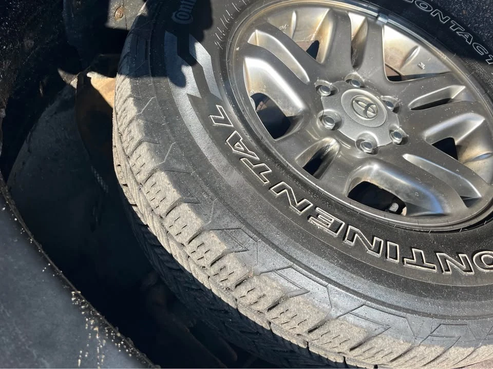 2005 Toyota Sequoia 1st Gen - Image 9 of 9