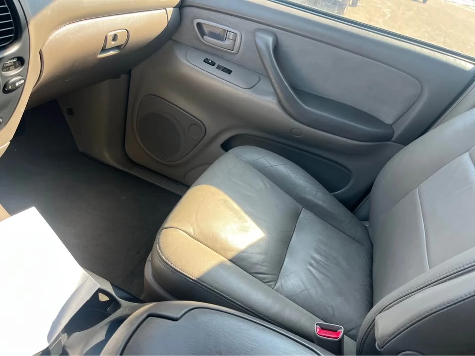 2005 Toyota Sequoia 1st Gen - Image 7 of 9