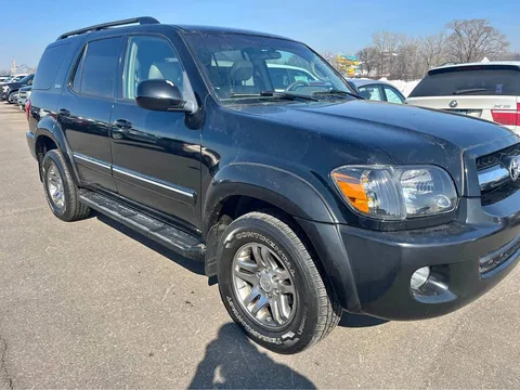 2005 Toyota Sequoia SR5 Sport Utility 4D