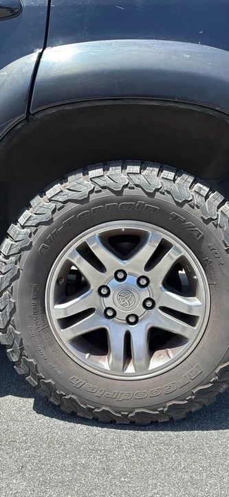 2005 Toyota Sequoia 1st Gen - Image 15 of 16