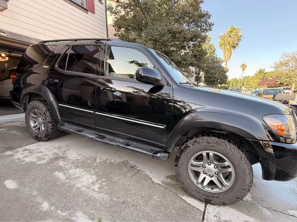 2005 Toyota Sequoia 1st Gen - Image 5 of 16